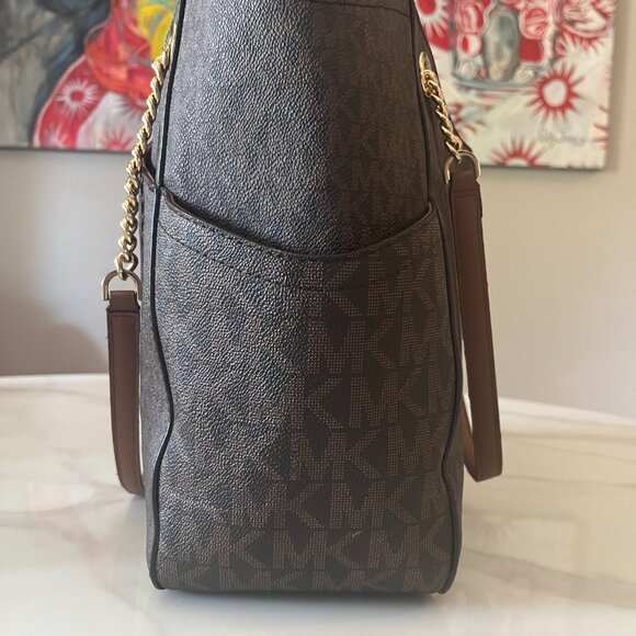 Michael Kors Jet Set Travel Large Chain Shoulder Tote - Picture 4 of 8